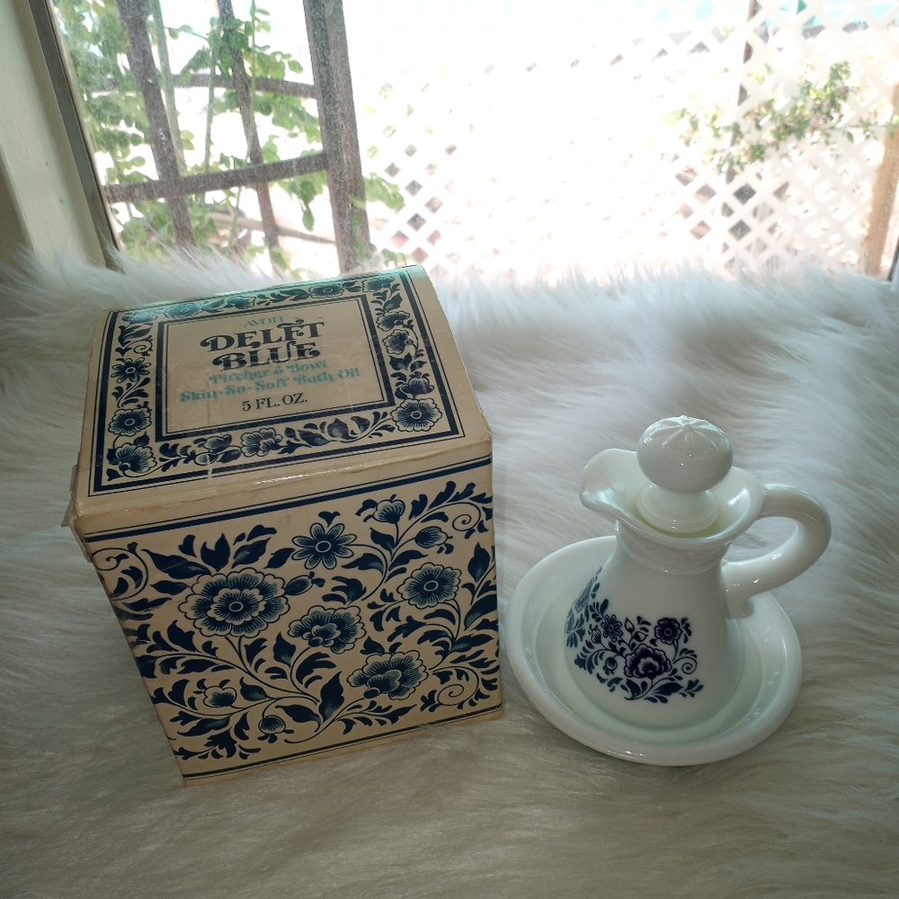 Avon delft blue pitcher and bowl 1lb 4.8oz